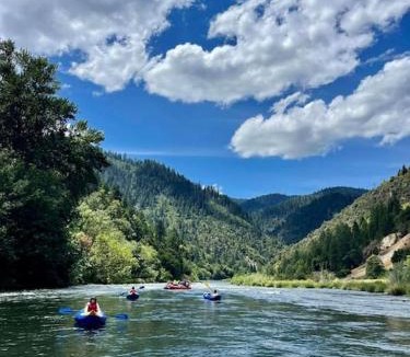 Fruitdale Apartment | Loft Cabin 4 - Rogue River Resort