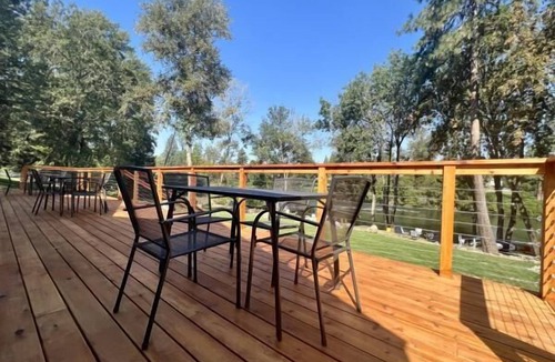 Fruitdale Cabin | Loft Cabin 4 - Rogue River Resort