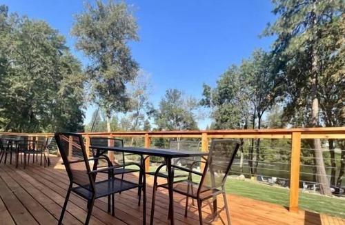 Fruitdale Cabin | Loft Cabin 4 - Rogue River Resort