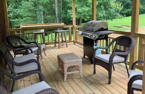 Rabun Gap House | Loft Cabin With Queen Sleeper Sofa And Spacious Deck