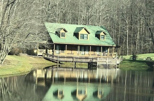 Rabun Gap House | Loft Cabin With Queen Sleeper Sofa And Spacious Deck