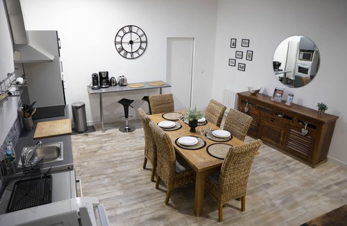 Douai Apartment | Loft Chaleureux en Face du Beffroi - Centre-ville Parkings Gratuits à Proximité
