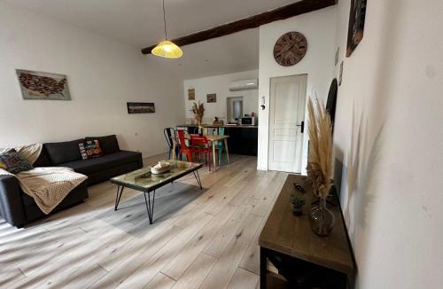 Bouillargues Apartment | Loft chaleureux et confortable style Industriel