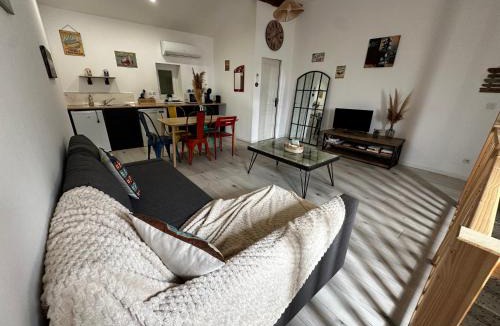 Bouillargues Apartment | Loft chaleureux et confortable style Industriel