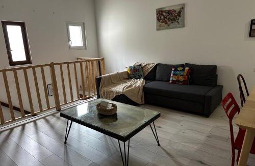 Bouillargues Apartment | Loft chaleureux et confortable style Industriel