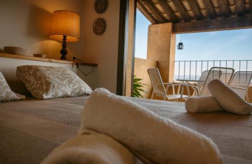 Montsonis Apartment | Loft con chimenea y terraza con vistas - Cal Caterino