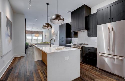 Castleberry Hill Apartment | Loft condo w parking & patio Apt 101