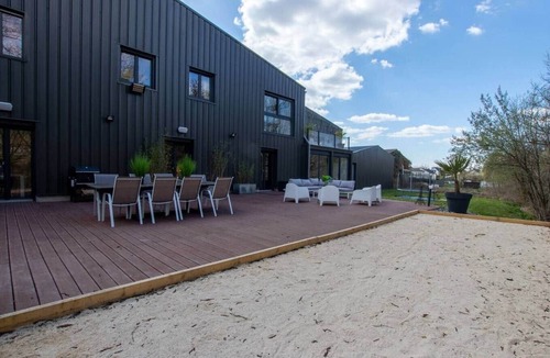 Isles-sur-Suippe House | Loft Détente Fun Champagne Experience
