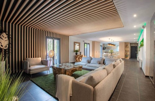 Isles-sur-Suippe House | Loft Détente Fun Champagne Experience