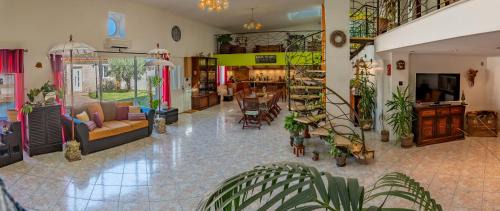 Aimargues Villa | Loft d'exception 350m2 spacieux et lumineux avec piscine à 15 min de la mer
