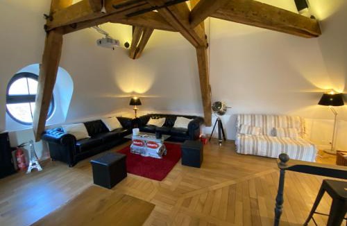 Bonnelles Apartment | Loft dans le clocher face au chateau