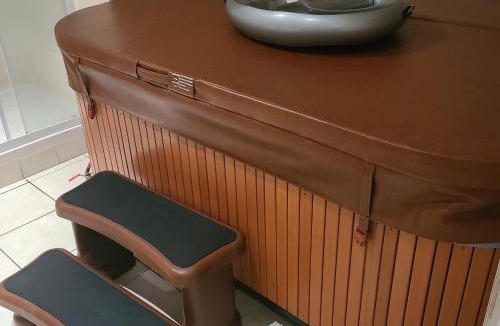 Saint-Marc Apartment | Loft de 130 m2 avec spa et billard au cœur de BREST