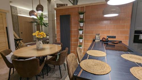 Villamediana de Iregua Apartment | Loft de ensueño con piscina en La Rioja