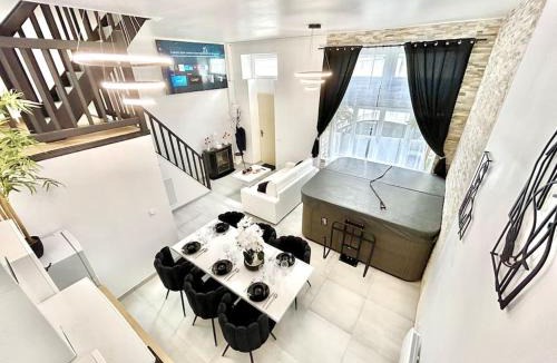 Pont-sur-Yonne Apartment | loft des désirs hammam, jacuzzi