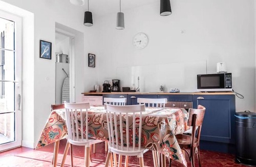 Gannat Apartment | Loft design au centre-ville avec jardin et parking