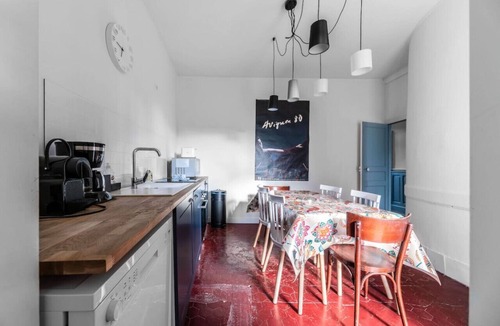 Gannat Apartment | Loft design au centre-ville avec jardin et parking