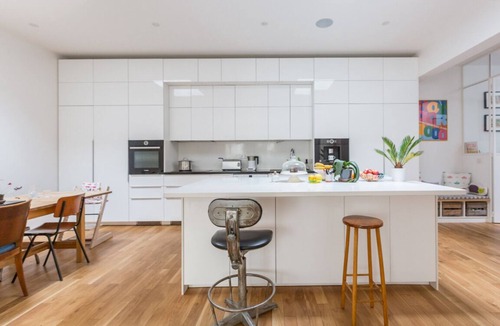 Belleville House | Loft Detached house