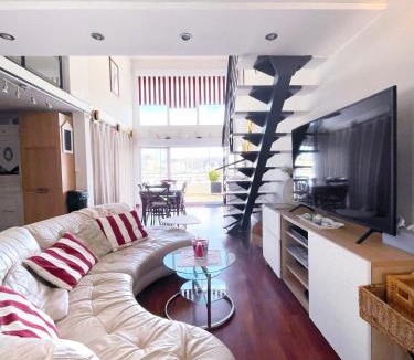 Port Guillaume Apartment | Loft duplex face au port, grande terrasse, plage pied, parking