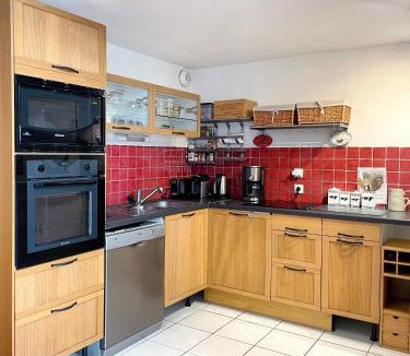 Port Guillaume Apartment | Loft duplex face au port, grande terrasse, plage pied, parking