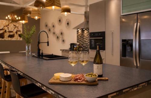 Lattes Apartment | ✨ Loft Evasion – Spacious, Stylish & Family-Friendly near Montpellier & Sea ✨