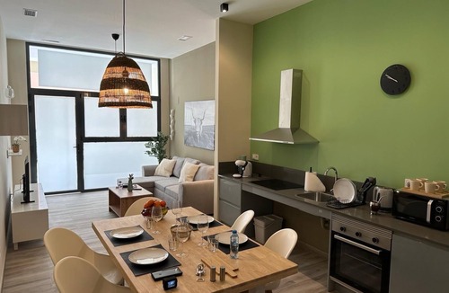 En Corts Apartment | Loft for 6 guests 15 min from Science and Arts, A/C and Wifi