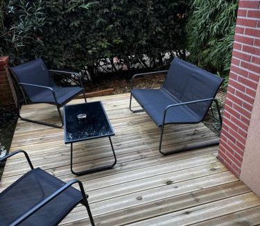 Quartier Croix-Daurade Apartment | Loft Geek avec terrasse, piscine & parking - proche métro - Toulouse