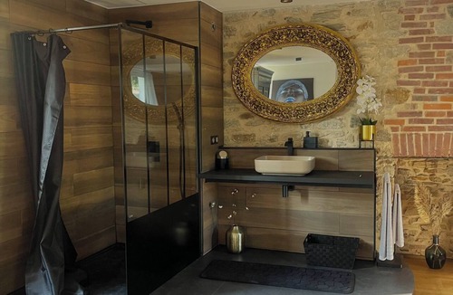 Saint-Dolay Bed & Breakfast | Loft in 18th century water mill