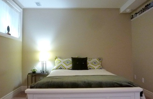 Crystal Beach Apartment | Loft in Charming Cape Cod Style house - 9 min. Walk to Beach - up to 4 guests