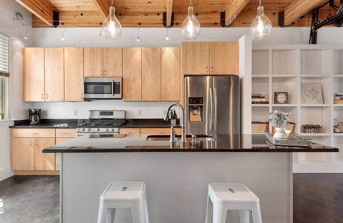 Habersham Condo | Loft in the Heart of Habersham Marketplace, Beaufort