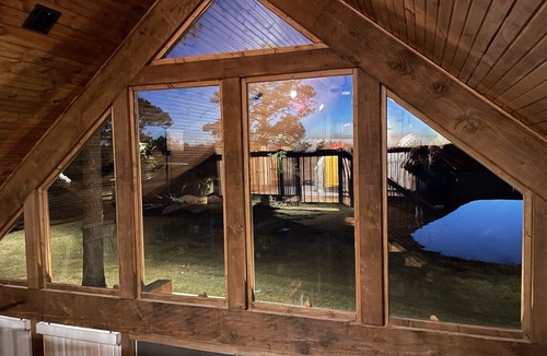 Elk Creek Cabin | Loft in The Pines pet Friendly