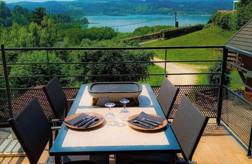 Aiguebelette-le-Lac Ski Chalet | Loft Insolite Avec Jacuzzi Privatif et vue lac