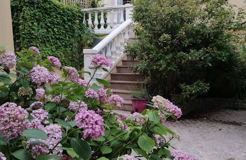 Saint-Prix House | Loft jacuzzi private garden Netflix Wifi 20 minutes from Paris Val d'Oise