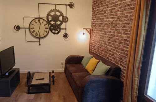 Sainte-Livrade-sur-Lot Apartment | Loft La Fabrique - Wifi HD - Télé - Clim