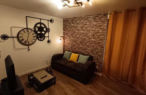 Sainte-Livrade-sur-Lot Apartment | Loft La Fabrique - Wifi HD - Télé - Clim