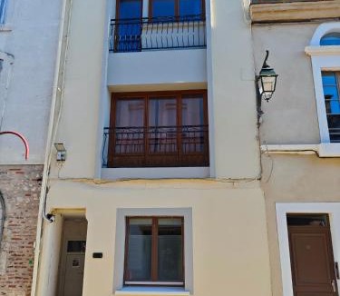 Sainte-Livrade-sur-Lot Apartment | Loft Le Pop Art - Balneo - Cinéma - Borne arcade - Clim