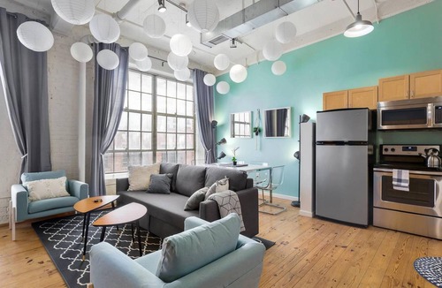 Downtown Apartment | Loft Living in the Trendy Warehouse District