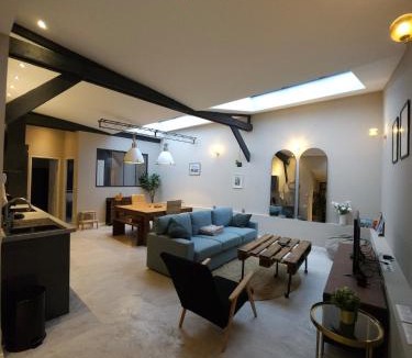 Rouen City Centre Apartment | Loft moderne avec garage dans l'hyper centre