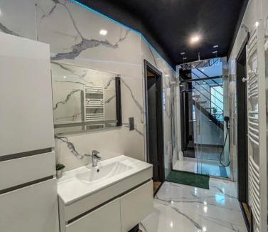 Baccarat Apartment | Loft Moderne Avec Jacuzzi Roft top Le B