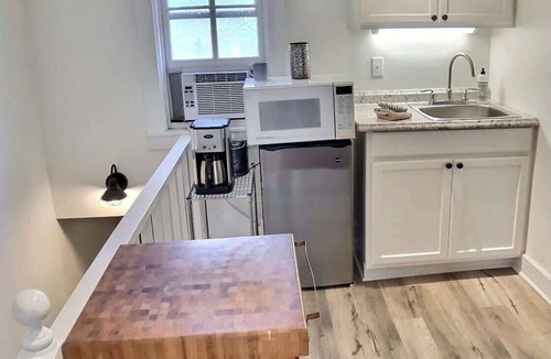 Eureka Springs Historic District Apartment | Loft near downtown, Pet Friendly