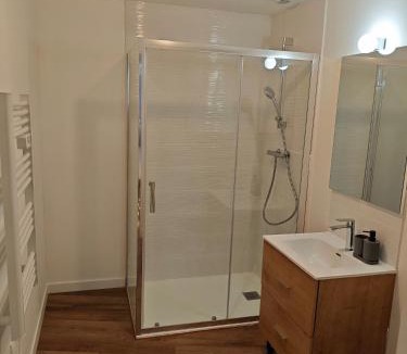 Sainte-Livrade-sur-Lot Apartment | Loft "Nordic Chic" - Sauna - Balnéo - Clim - TV HD