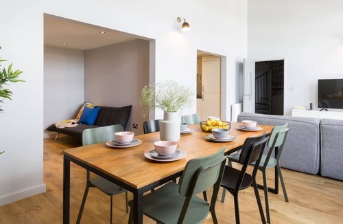 Coventry Apartment | Loft Penthouse Canalview Gated