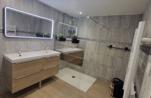 Laplume Apartment | LOFT PRIVILÈGE. air conditioning garage