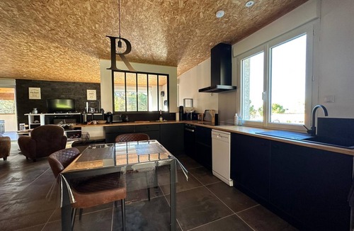 Malves-en-Minervois Apartment | Loft "R"omain industrial charm 83 m2
