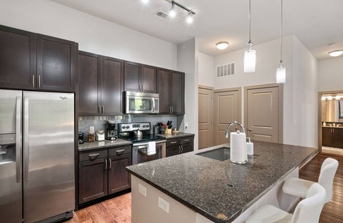 Woodbridge Apartment | Loft | Spacious | Free-Parking