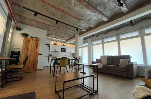 San Isidro Apartment | Loft Studio on the Madrid Río promenade.