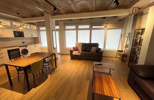 San Isidro Apartment | Loft Studio on the Madrid Río promenade.