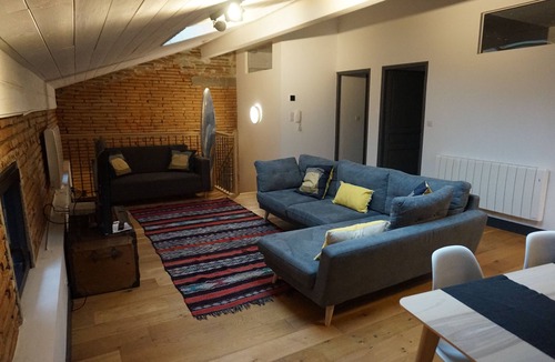 Beauzelle Apartment | Loft-style apartment - 80m2, quiet, close to Airbus and MEETT