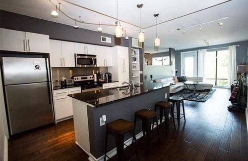 Oak Lawn House | LOFT-style condo, 3 minutes from Uptown/Downtown
