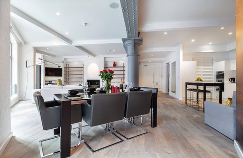 Westminster Apartment | Loft Style Luxury Nr Buckingham Pal. HUGE 3bd 2bth