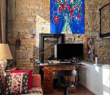 2nd Arrondissement Apartment | Loft sur saône